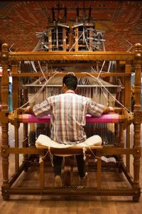 From Loom to Fabric: Identifying Authentic Handloom Textiles